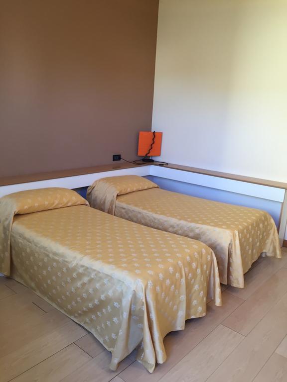 Nuovo Hotel Виджевано Экстерьер фото