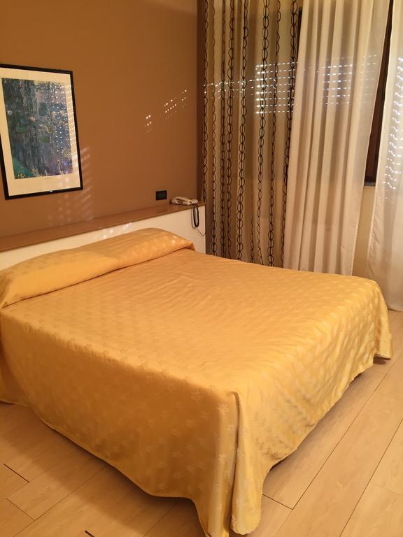 Nuovo Hotel Виджевано Экстерьер фото
